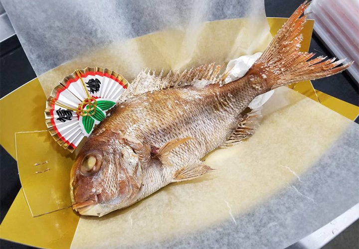 お食い初めの『鯛』のご用命は是非魚匠 たくやにご用命ください。